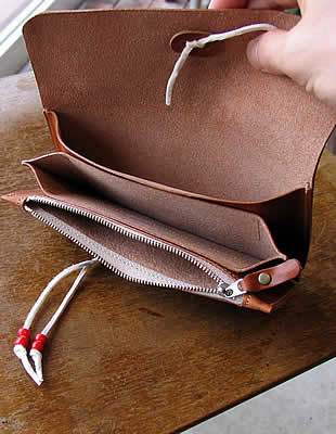 FLAGSTAFF　(フラグスタッフ)　Leather Wallet